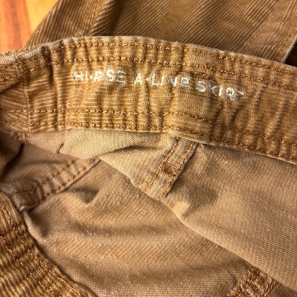 Brown corduroy skirt with tie up belt and buttons - Picture 6 of 7